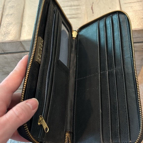 Sensea Black Leather Woven Zip Traveler Wallet - Picture 4 of 7